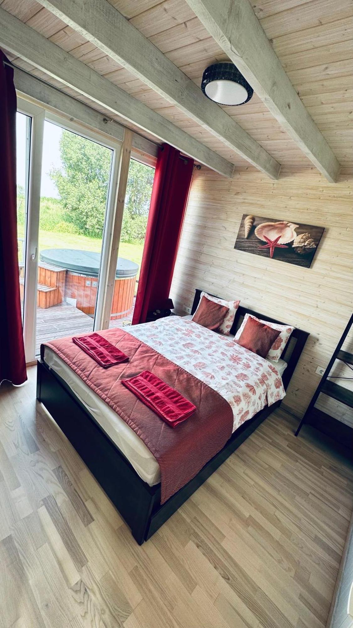 Saulelydis Villa Древерна Екстериор снимка